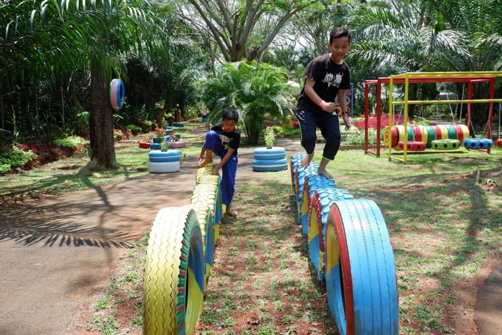 BERWISATA DAN BERBAGI: KOMUNITAS GRIPERS PEDULI DAN WATER KINGDOM - Contoh Permainan Tradisional Untuk Kebersamaan